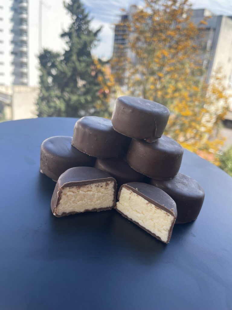 Сырки в темном шоколаде