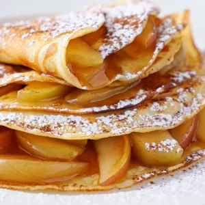 Блины с яблоками и корицей / Panqueques con manzana y canela